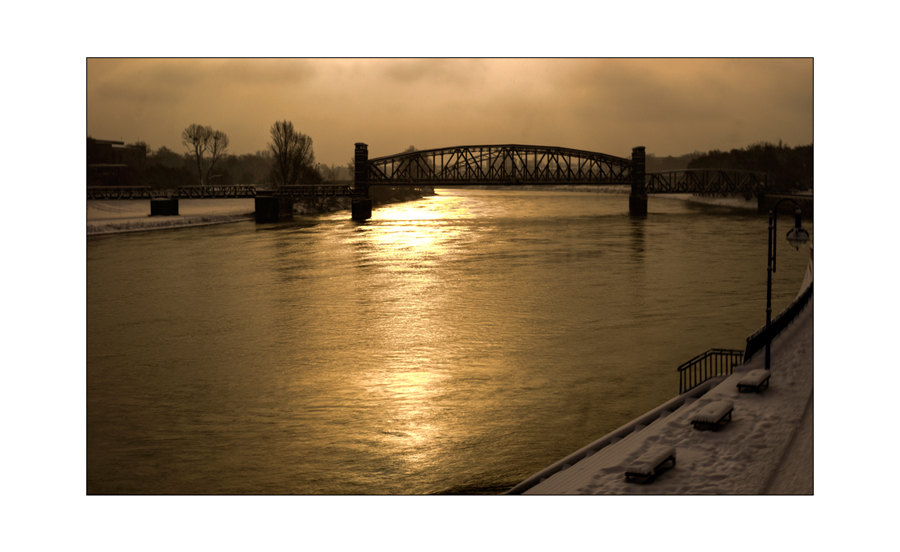 alte Eisenbahnbrücke in Magdeburg