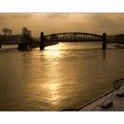 alte Eisenbahnbrücke in Magdeburg