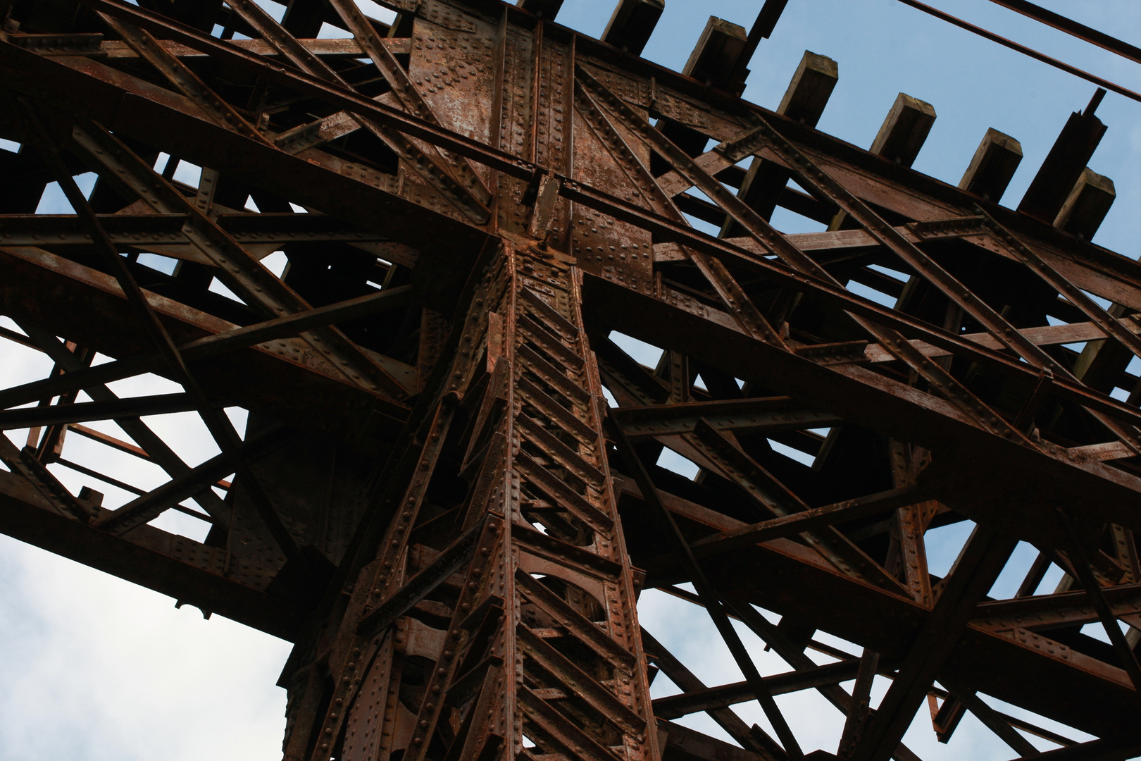 Alte Eisenbahnbrücke in Weida