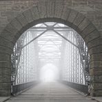 Alte Elbbrücke nebel