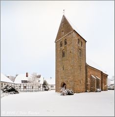 Alte ev. Kirche im winterlichen Recke