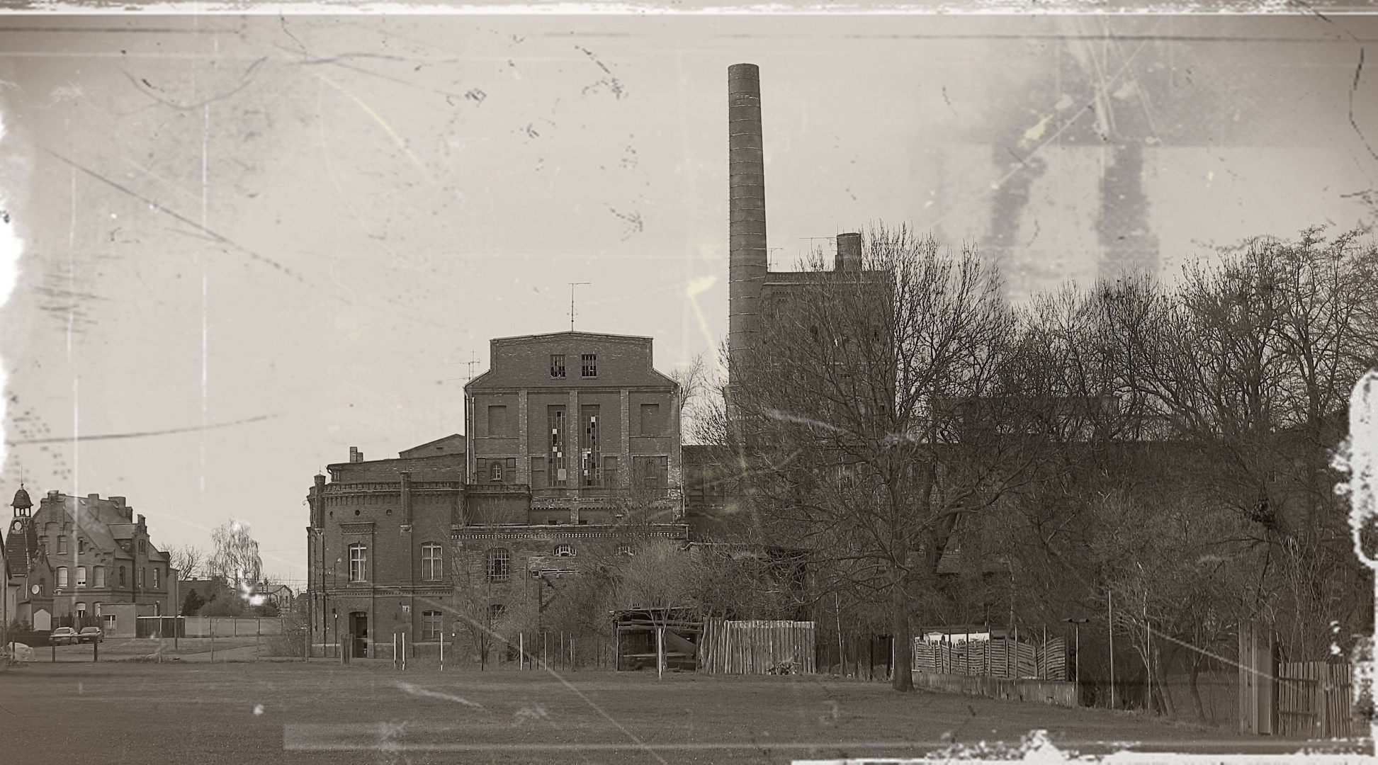 Alte "F6 Zigaretten-Fabrik" in Glauzig (Sachsen-Anhalt)