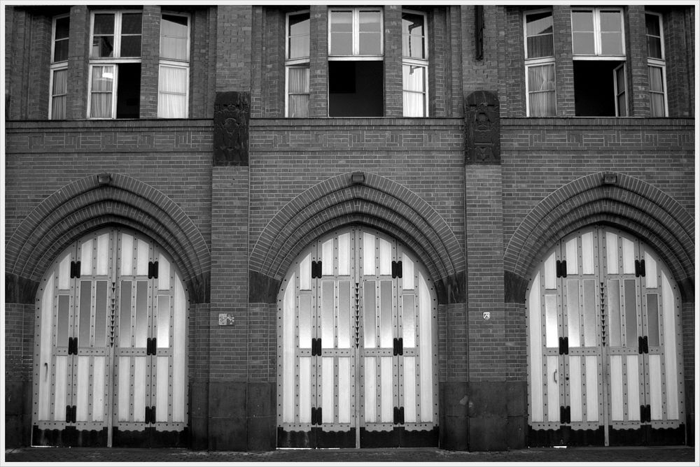 Alte Feuerwache Krefeld Foto &amp; Bild architektur, fenster