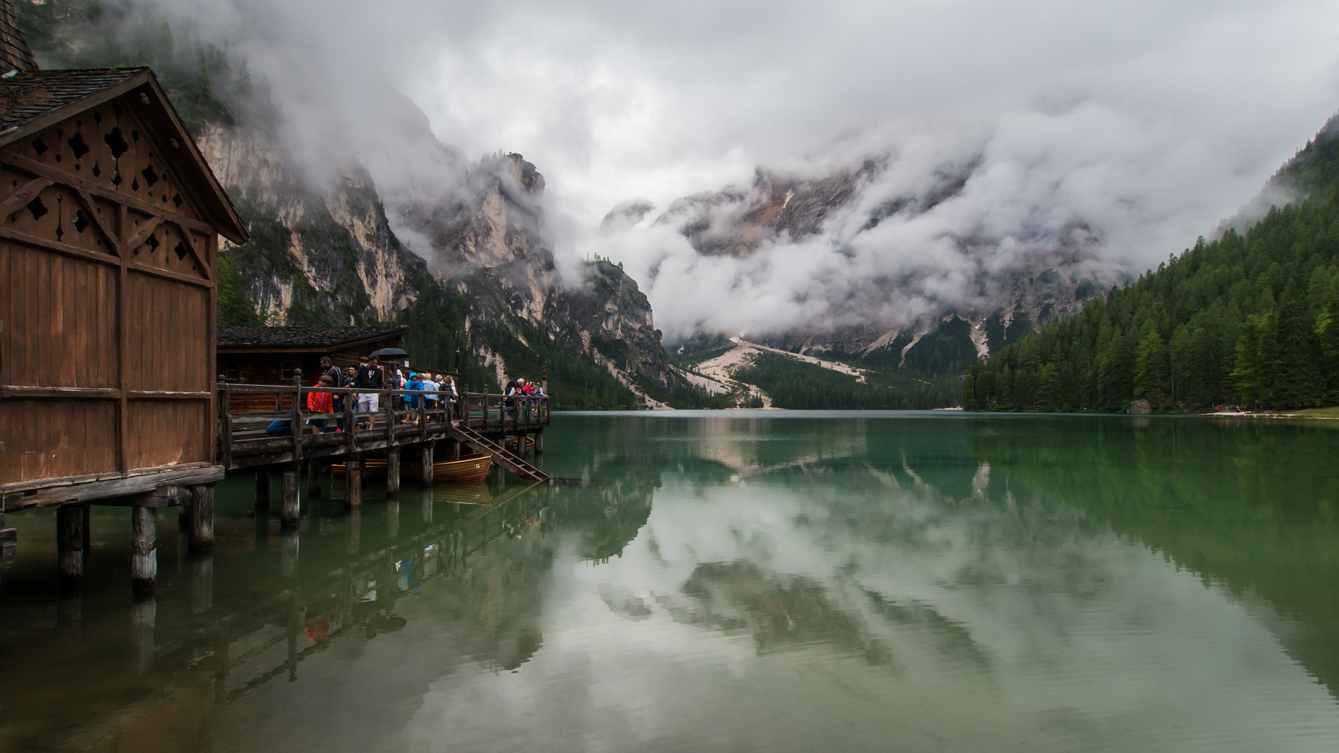 Alte Fischerhütte am Pragser Wildsee