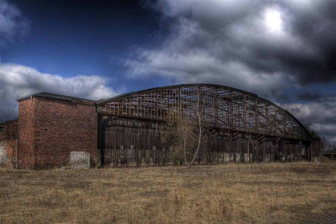 Alte Flughafenhalle