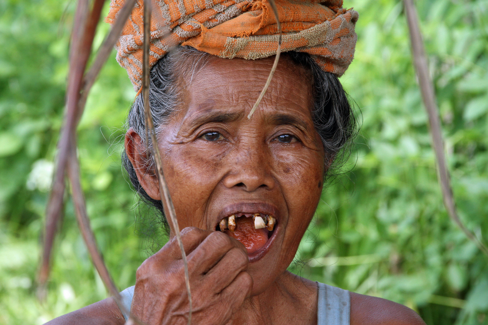 Alte Frau auf Bali