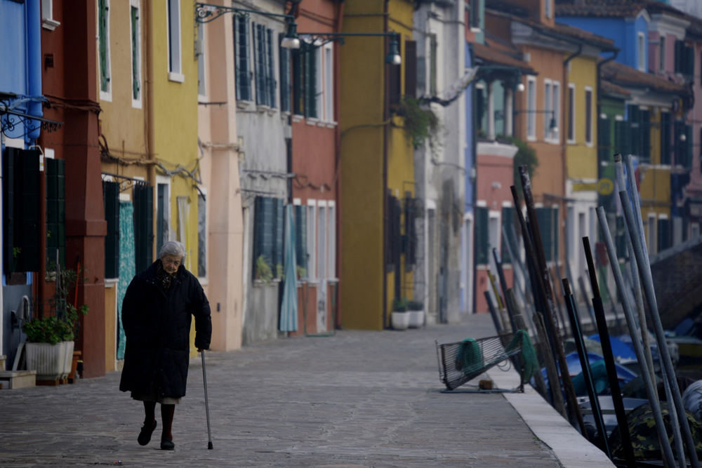 Alte Frau auf Burano