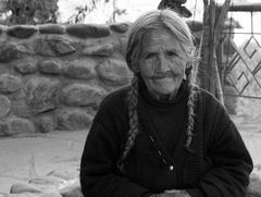 Alte Frau in Ollantaytambo