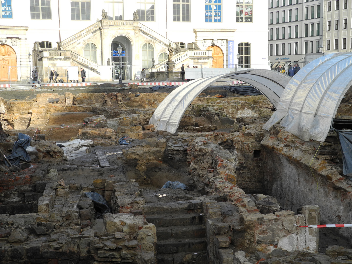 Alte Fundamente nähe Neumarkt / Dresden