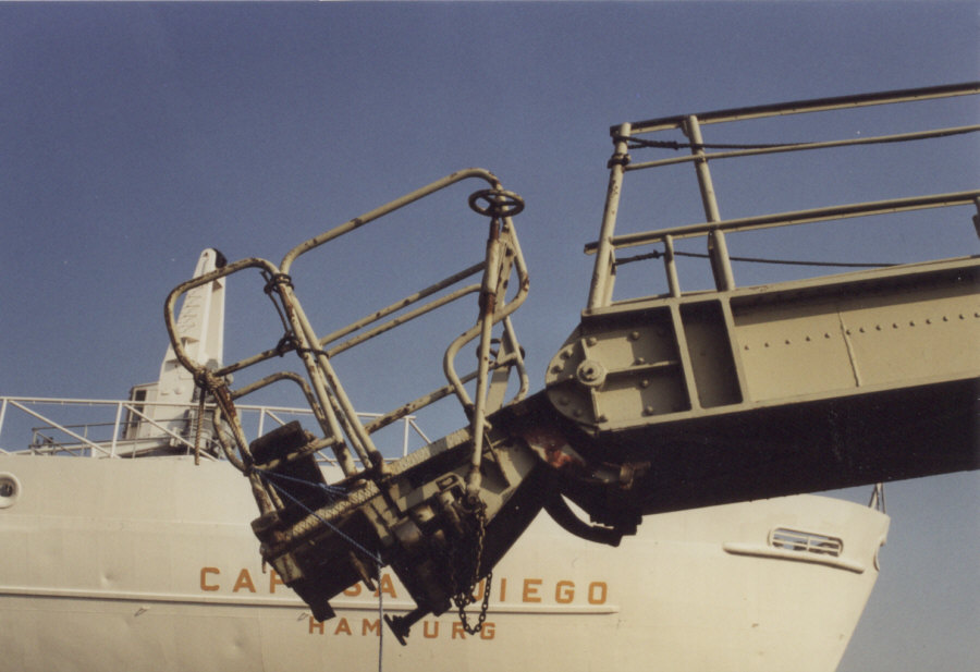 Alte Gangway vor der Cap San Diego