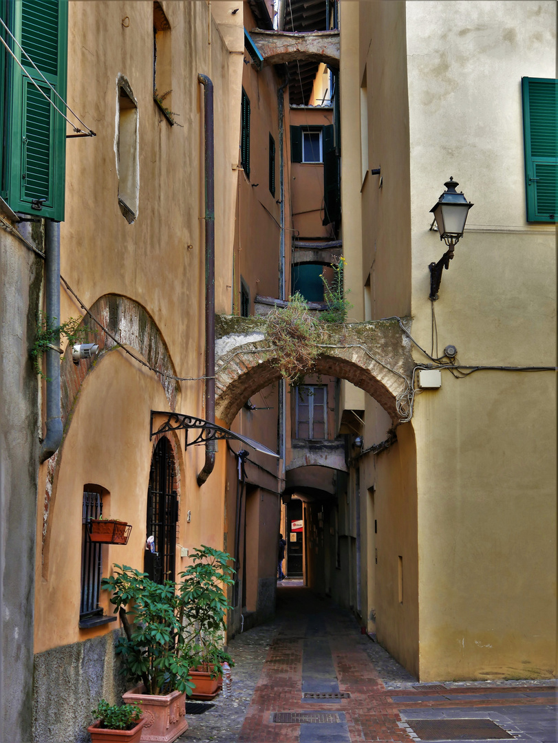 Alte Gasse in Italien (2)