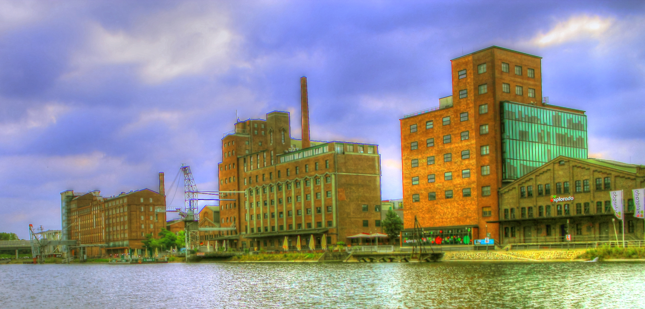 "Alte Getreidemühlen im Duisburger-Innenhafen"