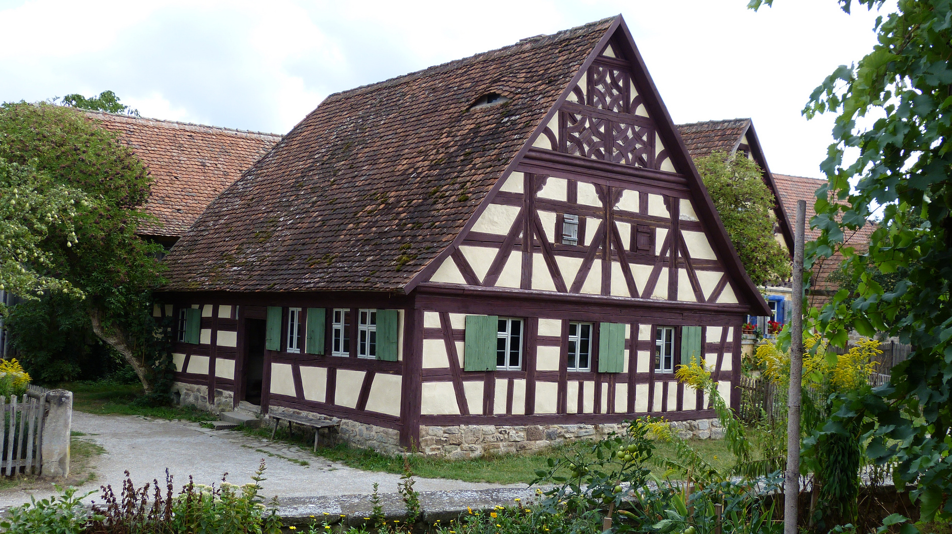 49+ Alte Häuser Mit Schönen Gärten, Und weil ein schönes haus und