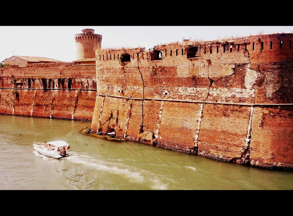 alte hafenmauer - livorno