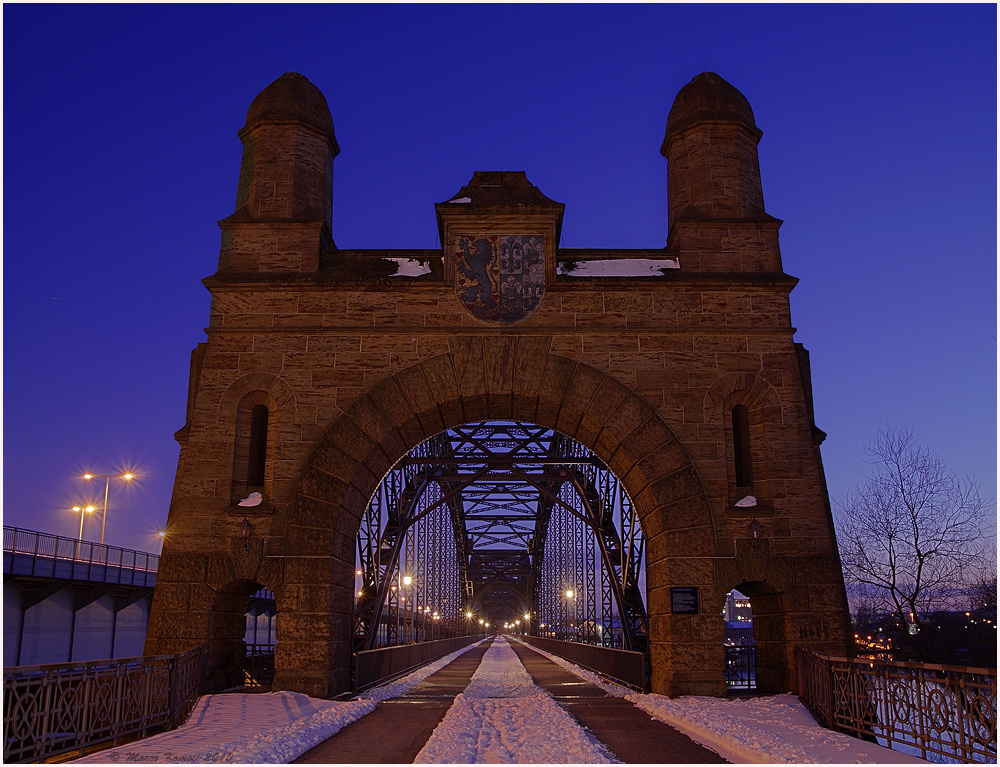 Alte Harburger Elbbrücke, die...