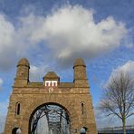 Alte Harburger Elbbrücke [mit Baum]