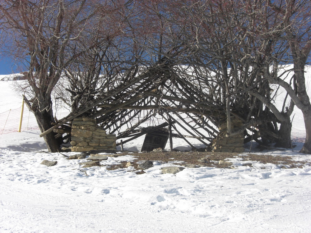 Alte Hütte auf der Piste