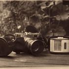 Alte Kamera auf altem Papier