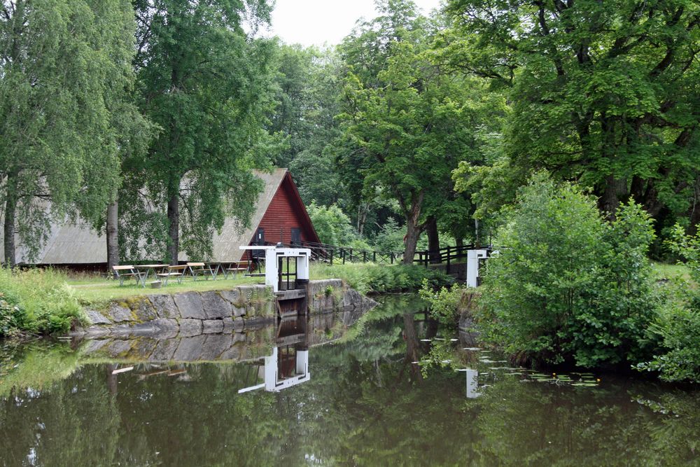 Alte Kanalschleuse ....