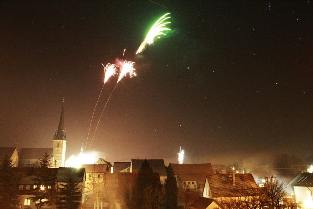 Alte Kirche in der Neujahrsnacht