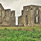 Alte Kirchenruine in Frankreich