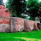 Alte Kirchhofmauer der Dorfkirche von Mellenthin auf Usedom