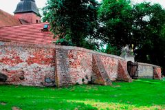 Alte Kirchhofmauer der Dorfkirche von Mellenthin auf Usedom