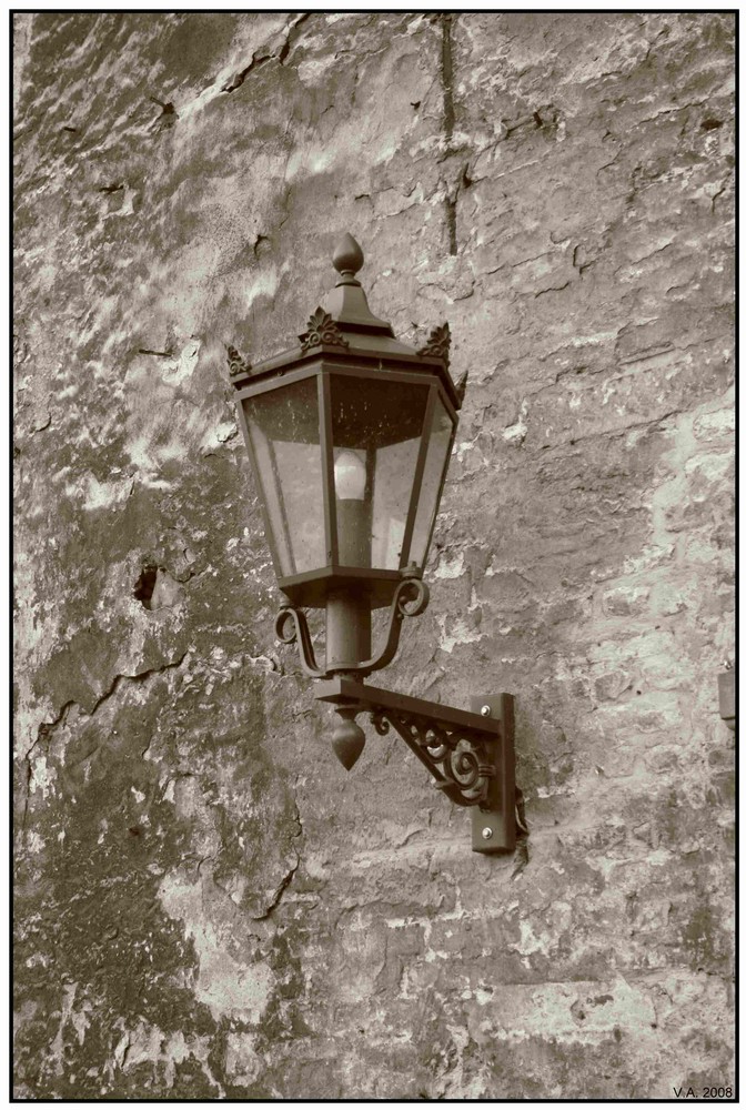 Alte Lampe, neue Schrauben