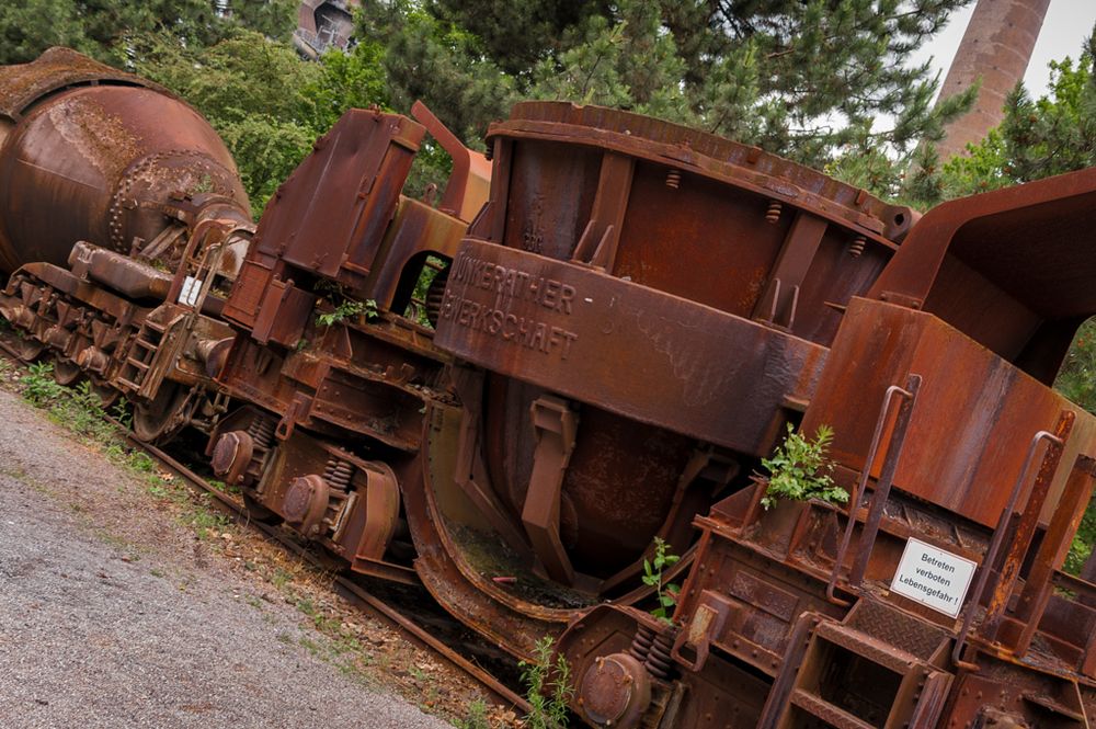 Alte Lokomotive für die Stahlproduktion