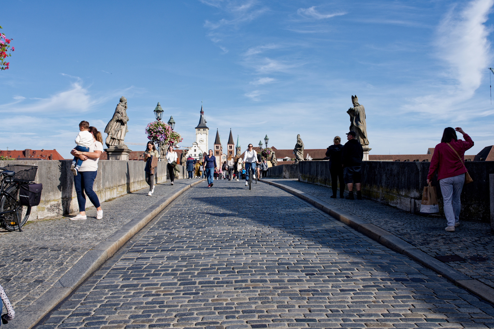 alte Mainbrücke 1