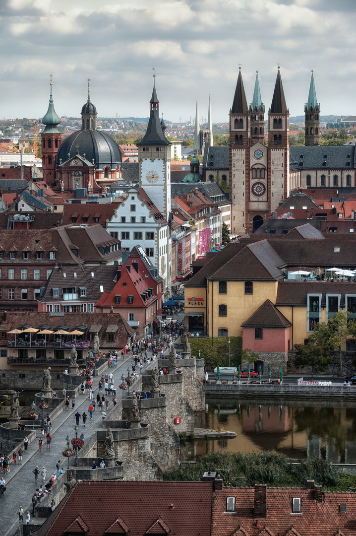 Alte Mainbrücke ...