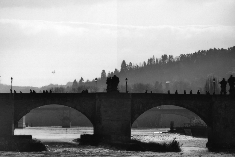 Alte Mainbrücke mal anders