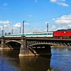 Alte Marienbrücke in Dresden mit "Ludmilla und Mintlingen"