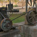 alte Maschine auf einer Rinderfarm