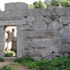 Alte Mauer mit eingangs Tor Sizilien