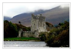 Alte Mauern, Ross Castle am Lough Leane, Irland (Original)