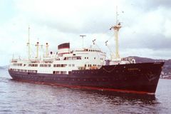 Alte Midnatsol der Hurtigruten; Baujahr 1949 ; hier 1980 ;1982 ist sie ausgemustert worden.