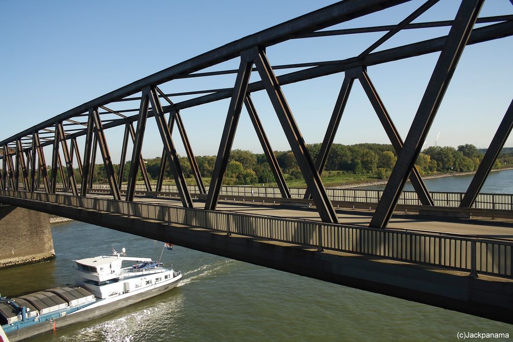 Alte Montgomerybrücke in Wesel - Sie soll nun im Januar 2011 abgerissen werden