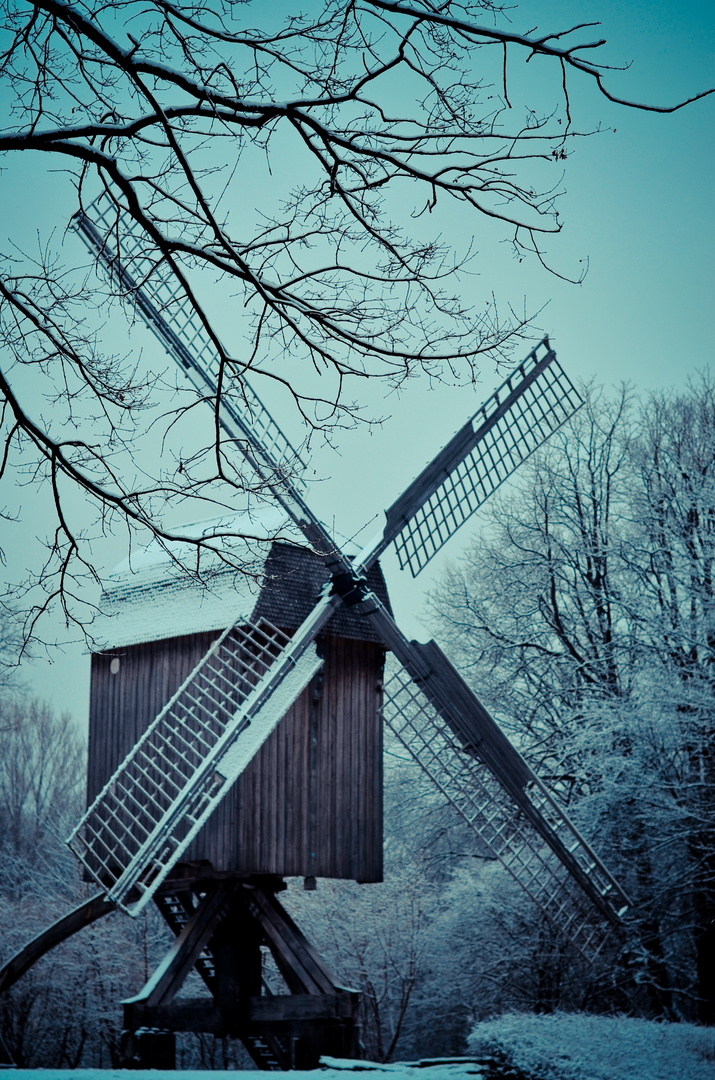 Alte Mühle im Schnee