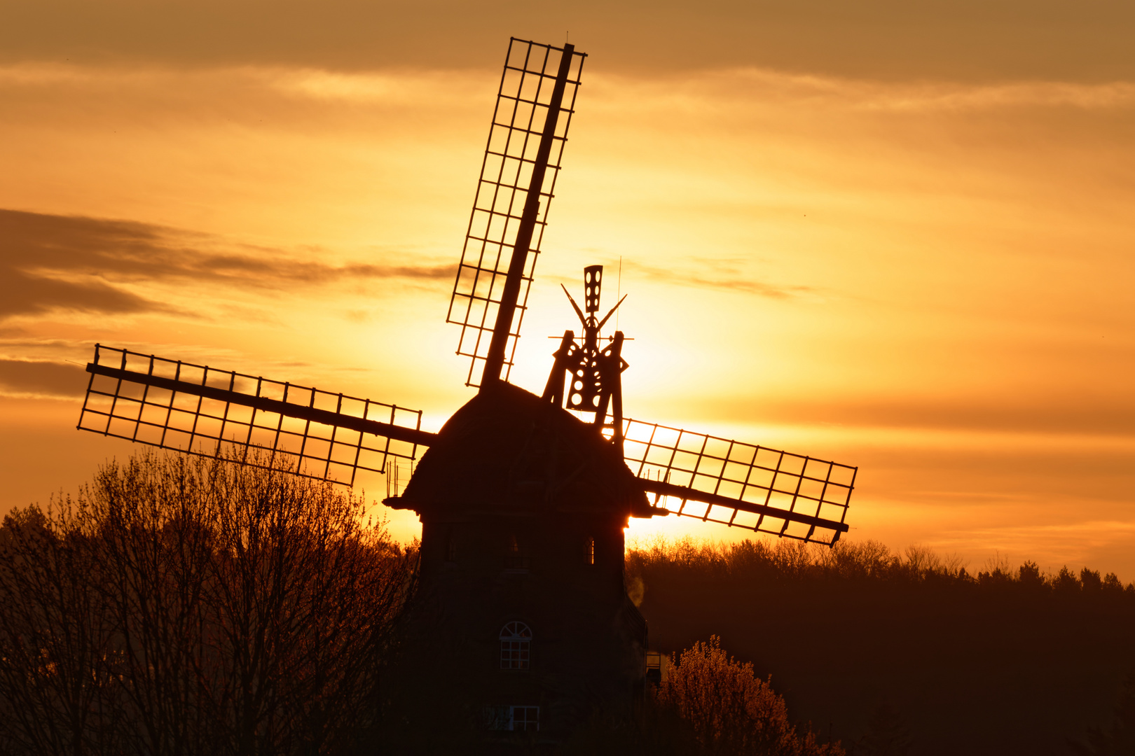 Alte Mühle: Malerisch im Sonnenaufgang