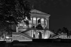 Alte Nationalgalerie in einer Sommernacht