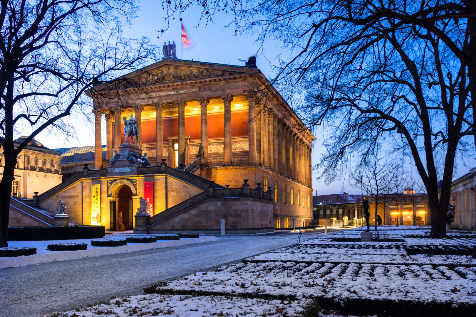 Alte Nationalgalerie zur blauen Stunde