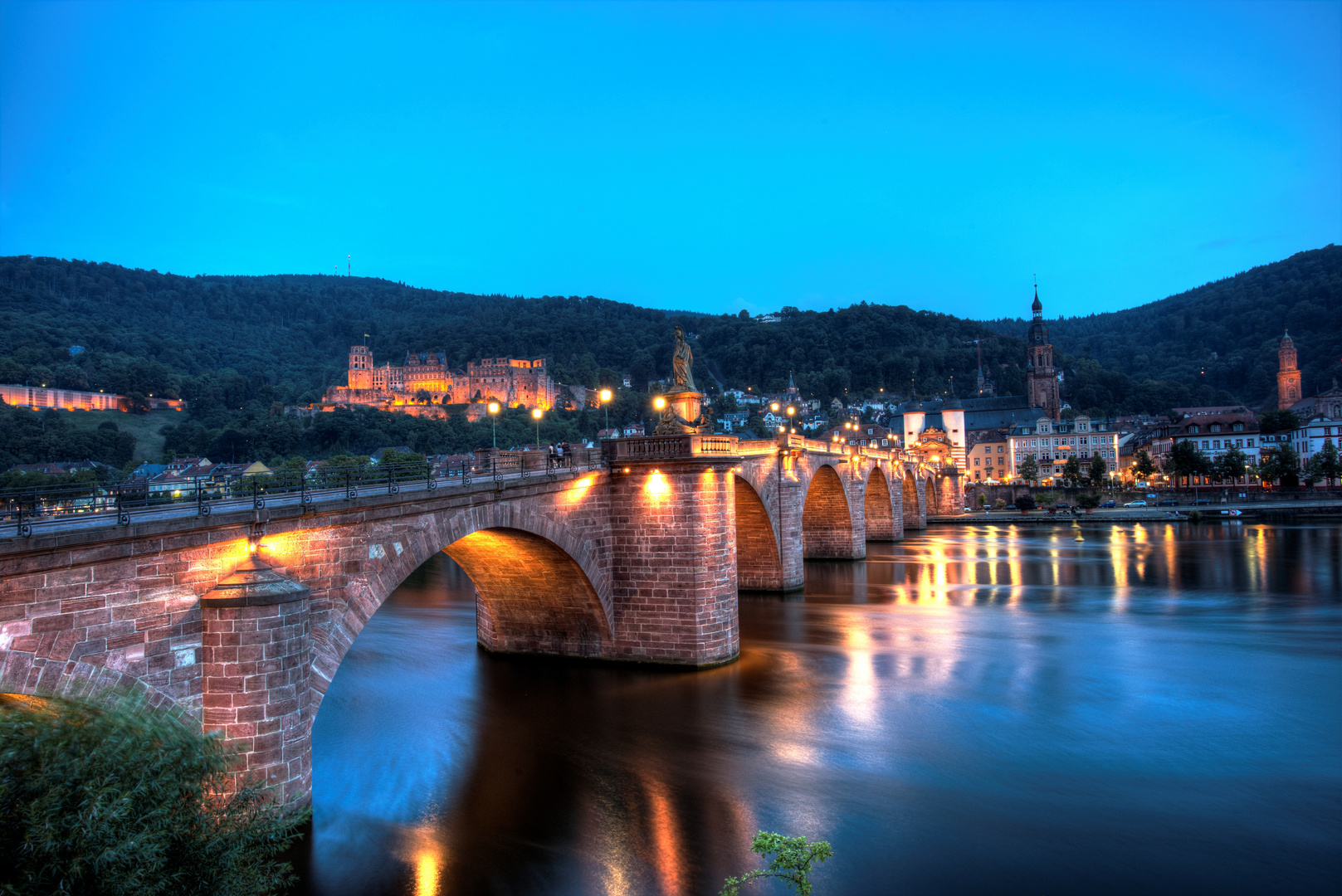 Alte Neckarbrücke bei Dämmerung