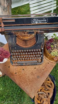 alte Olympia Schreibmaschine