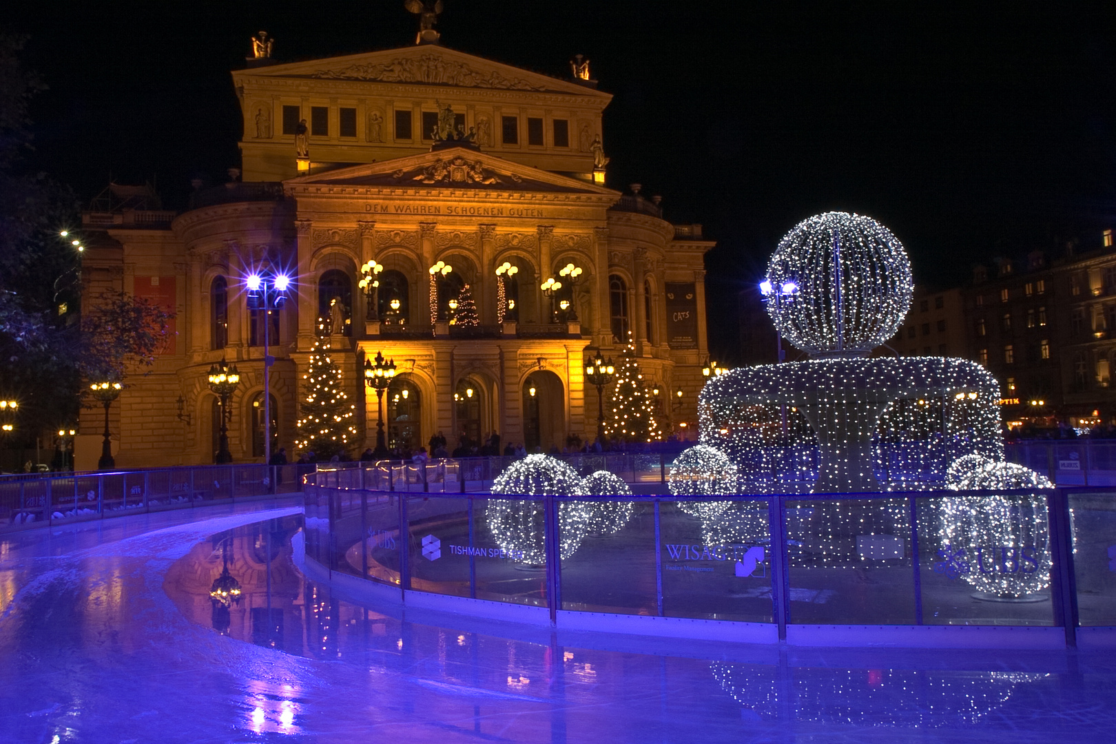 Alte Oper Frankfurt im Advent