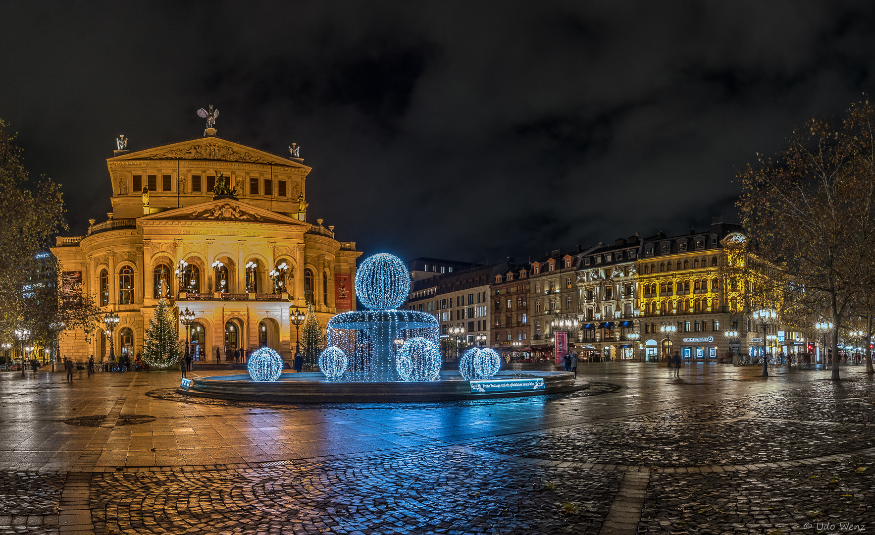 *Alte Oper Frankfurt mit Lucae-Brunnen*