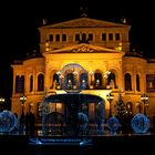 Alte Oper Frankfurt mit Weihnachtsdekoration