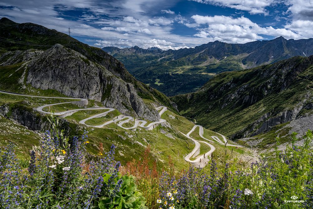 Alte Pass-Strasse auf dem Gotthard (Tremolastrasse, Schweiz)