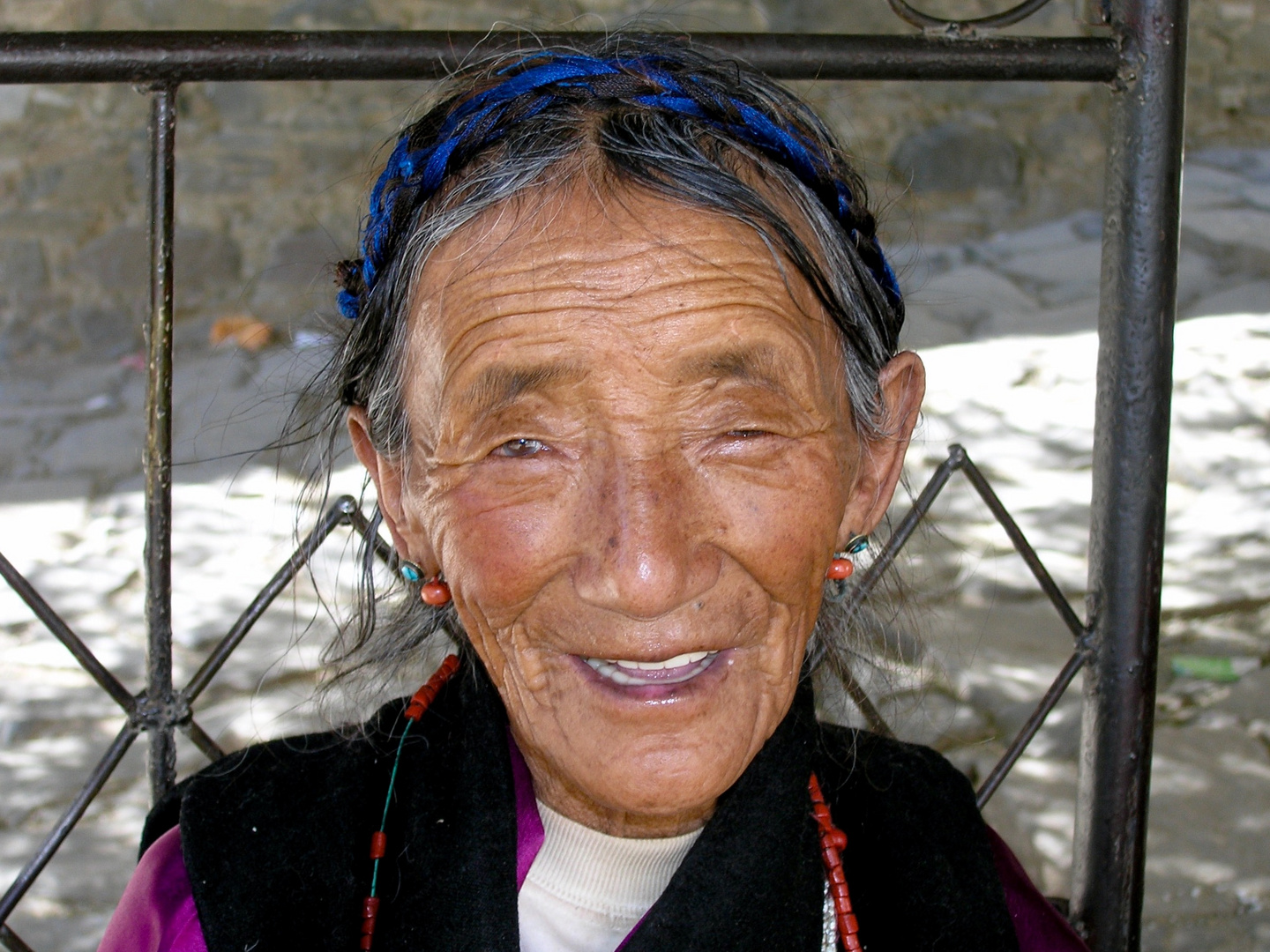 Alte Pilgerin in Tibet