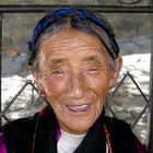 Alte Pilgerin in Tibet